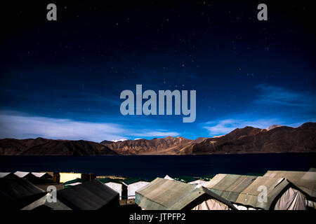 Notte al Lago Pangong Foto Stock