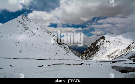 Chang La, Ladkah, India (3a più alta montagna passare nel mondo) Foto Stock