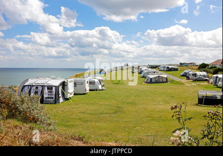 Un accampamento in cima alla scogliera presso il resort North Norfolk di Mundesley-on-Sea, Norfolk, Inghilterra, Regno Unito. Foto Stock