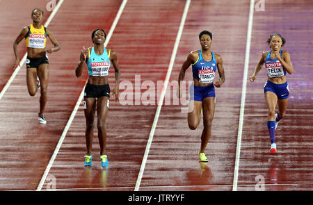 Bahamas' Shaunae Miller-Uibo tira da in testa davanti a Stati Uniti d'America's Phyllis Francesco vince le Donne 400m Finale durante il giorno sei del 2017 IAAF Campionati del mondo presso il London Stadium. Foto Stock