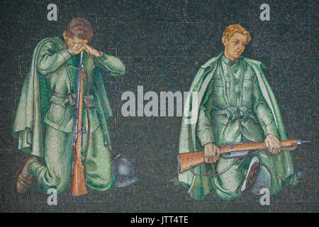 In lutto per i militari italiani. Mosaico dopo la progettazione dell'artista italiano Pietro Dodero nella Prima Guerra Mondiale Memorial al Staglieno Cimitero Monumentale (Cimitero monumentale di Staglieno) in Genova, liguria, Italy. Il memoriale progettato dall architetto italiano Michele Fenati fu costruito nel 1935-1936. Foto Stock