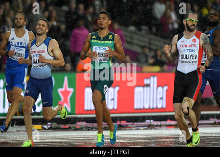 Londra, Regno Unito. Il 9 agosto 2017. Ramil Guliyev (Turchia) vince la sua Uomini 200m semi-finale al London Stadium, il giorno sei della IAAF Campionati del Mondo London 2017. Wayde van Niekerk (Sud Africa) attraversa come un qualificatore più veloce. Danny Talbot (GB) non riesce a qualificarsi. Credito: Stephen Chung / Alamy Live News Foto Stock