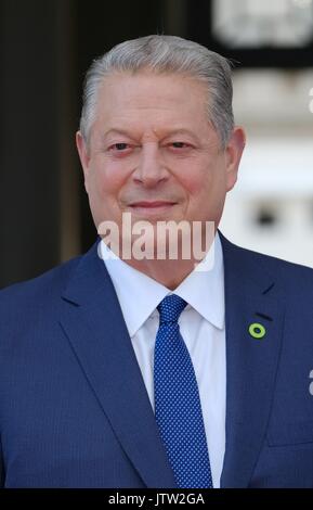 Londra, Regno Unito. 10 Ago, 2017. Ex Vicepresidente degli Stati Uniti Al Gore assiste il Regno Unito premiere di una scomoda verità sequel di potenza a Somerset House su 10/08/2017 Credit: Julie Edwards/Alamy Live News Foto Stock