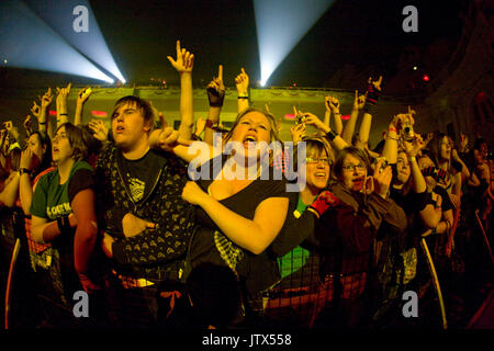 Fall Out Boy, Brixton Academy, 1 aprile 2007 Andrew Hurley: tamburi Joseph Trohman: chitarra/voce Patrick Stump: voce/chitarra Peter Wentz: Bass/Vocals Foto Stock