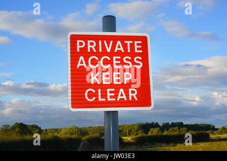 Segnale di avvertimento di terra privata e accesso mantenere chiara Yorkshire Regno Unito Foto Stock