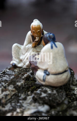 Hanoi, Vietnam - 17 febbraio 2017: sculture dal Tempio della Letteratura ad Hanoi, Vietnam. tempio è stato costruito in 1070 ed ospita l'imperial acad Foto Stock