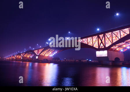 Ponte seongsan di notte in Corea Foto Stock