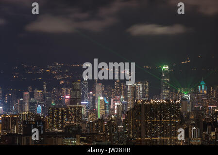 La Sinfonia di Luci mostrano come visto dalla terrazza dell'edificio Aria a Kowloon. Foto Stock