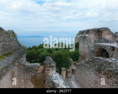 Rovine di Grotte di Catullo, villa romana a Sirmione sul Lago di Garda Foto Stock