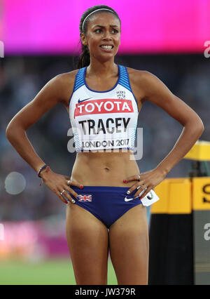 Gran Bretagna Adelle Tracey si qualifica in campo femminile 800m sei calore durante il giorno sette del 2017 IAAF Campionati del mondo presso il London Stadium. Foto Stock