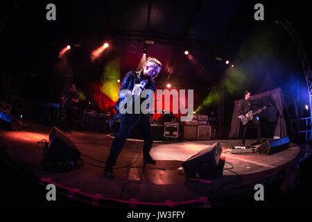 Sesto San Giovanni, Italia. 09Aug, 2017. L'americano blues rock band rivale figli raffigurata sul palco come eseguire live al carroponte di Milano (Italia). Credito: Roberto Finizio/Pacific Press/Alamy Live News Foto Stock