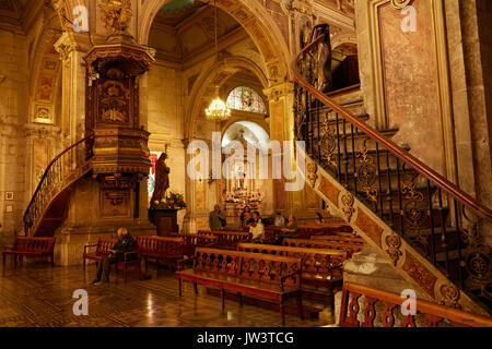 Cattedrale Metropolitana di Santiago (costruito tra il 1748 e il 1800), Plaza de Armas, Santiago del Cile, Sud America Foto Stock
