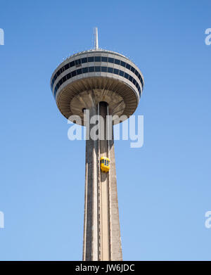 Torre Skylon e piattaforma di osservazione a Cascate del Niagara Foto Stock
