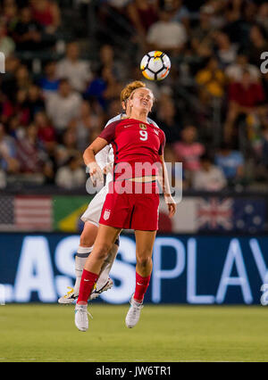 Agosto 03, 2017 Carson, CA...avanti negli Stati Uniti (9) Lindsey Horan va per una testata durante un torneo delle Nazioni donne gioco tra gli Stati Uniti d'America vs Giappone giovedì 03 agosto 2017 presso il Centro StubHub, a Carson, CA. La sconfitta degli STATI UNITI Giappone 3-0. (Obbligatorio Credito: Juan Lainez / MarinMedia.org / Cal Sport Media) (completare il fotografo e il credito richiesto) Foto Stock