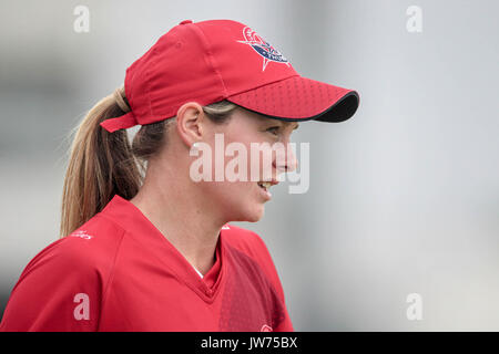 Leeds, Regno Unito. 11 Ago, 2017. Natalie Brown (Lancashire tuono) Yorkshire diamanti v Lancashire Thunder venerdì 11 agosto 2017. Foto di Mark P Doherty. Credito: catturati Fotografia di luce limitata/Alamy Live News Foto Stock