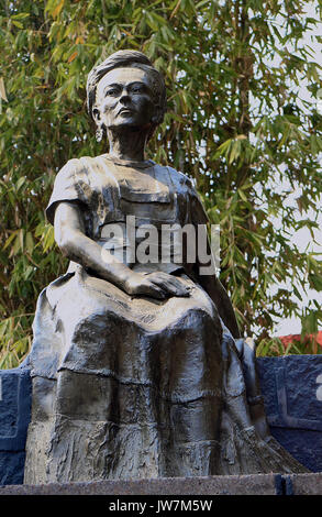 America; Messico Città del Messico; Coyoacán distretto; Frida Kahlo park; Frida Kahlo statua Foto Stock