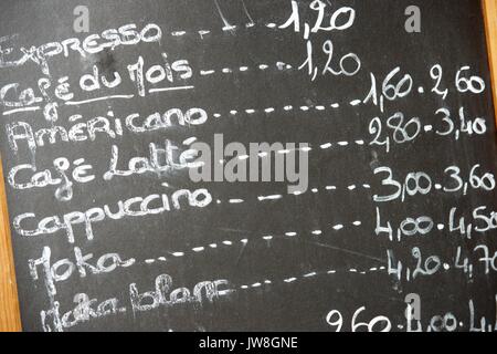 Primo piano di un tipico menu francese. Foto Stock