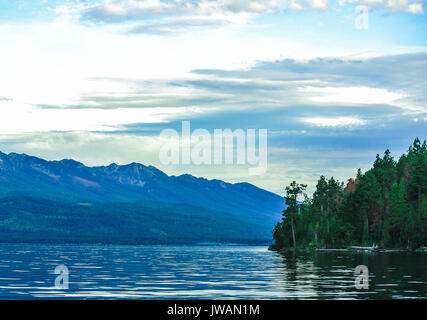 Crociera serale sul Lago Flathead Foto Stock