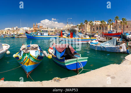 Taditional eyed barche Luzzu di Marsaxlokk, Malta Foto Stock