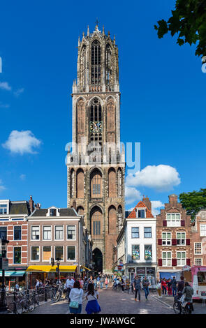 La Torre del Duomo (Cattedrale Torre) dall'Oudegracht, Utrecht, Paesi Bassi Foto Stock