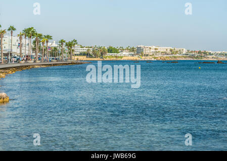 Vista del terrapieno al porto di Paphos, Cipro. Foto Stock