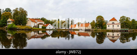 Vista panoramica di Vihula Manor nel nord dell Estonia. 18 secolo. Destinazione turistica. Foto Stock