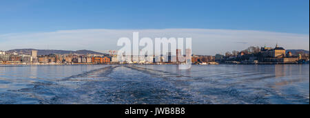 Vista panoramica sulla fortezza di Oslo e il porto. Foto Stock