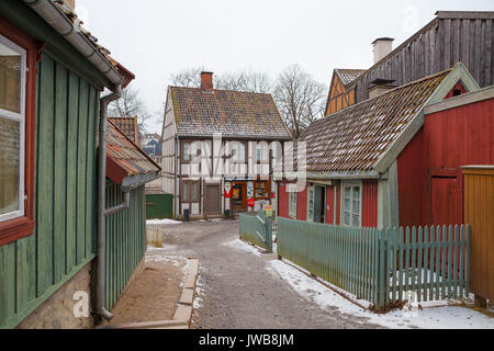 OSLO, Norvegia - 28 FEB 2016: tradizionale norvegese street con case di legno. I vecchi tempi nella storia della cultura norvegese Museum Foto Stock