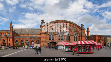 BREMEN, Germania - 16 APR 2016: La stazione ferroviaria principale. Vista panoramica. Foto Stock