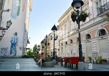 Nei pressi di via Knez Mihailova Street o Prince Michael Street, una strada più antica e famosa attrazione turistica di Belgrado Foto Stock