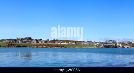 La vista su isola di Whithorn Bay per il piccolo borgo costiero di Isola di Whithorn in Dumfries and Galloway, del sud della Scozia. Foto Stock