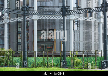 Nuovi appartamenti in officine del gas convertito a Parcheggio Gasometro, King's Cross London REGNO UNITO Foto Stock