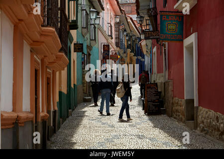 Ripida stretta strada di ciottoli di Calle Jaen, La Paz, Bolivia, Sud America Foto Stock
