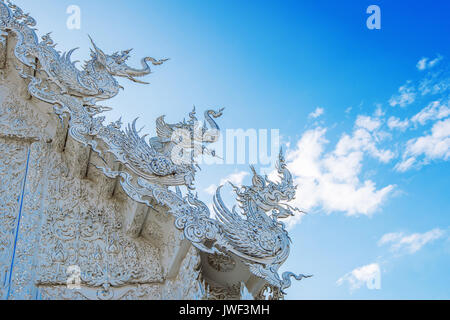 CHIANG RAI, Thailandia - OCTUBER 20 , 2016: Wat Rong Khun tempio (bianco tempio) in Chiang Rai, Thailandia. Foto Stock