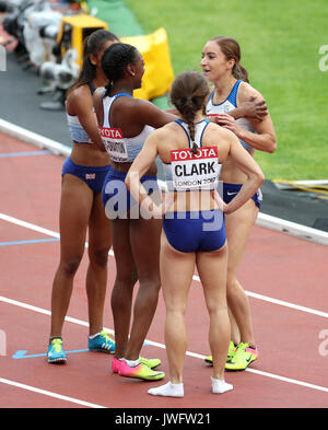 Gran Bretagna Zoey Clark, Laviai Nielsen, Perri Shakes-Drayton e Emily Diamond dopo la concorrenza in Gran Bretagna 4x400m donne il relè durante il giorno nove del 2017 IAAF Campionati del mondo presso il London Stadium. Foto Stock