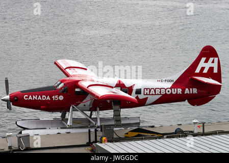 Porto aria idrovolante Ormeggiata al pontile sul acqua a Vancouver British Columbia canada Foto Stock