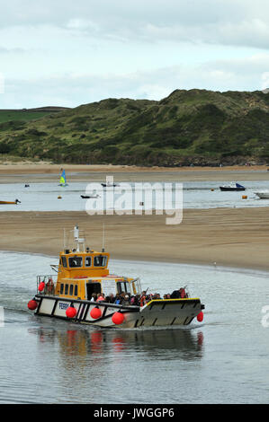 L'alta tor in traghetto padstoe dal rock a Padstow sull'estuario del cammello in North Cornwall vicino a St Albans il trasporto dei passeggeri e delle persone padstow Foto Stock