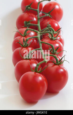 I pomodori sono una fonte eccellente di vitamina C Foto Stock