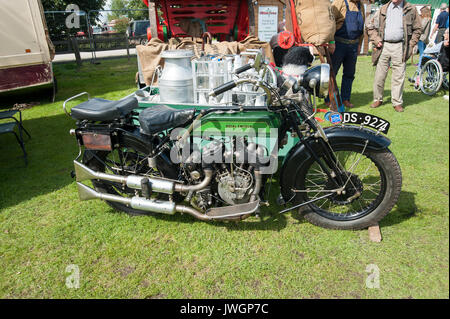 Vintage Royal Enfield motociclo a Driffield vapore e Vintage nel Rally di East Riding of Yorkshire, Inghilterra, Regno Unito Foto Stock