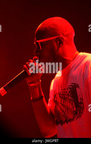 Rapper MOS DEF che ha eseguito 2008 Rock Bells Glen Helen Pavilion Los Angeles. Foto Stock