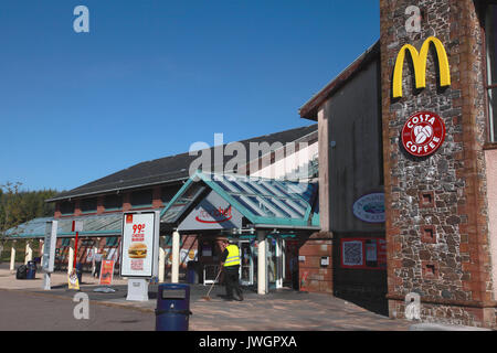 Annandale Water stazione di servizio autostradale a J16 sulla A74(M) vicino a Lockerbie, in Scozia, gestito da Roadchef Foto Stock