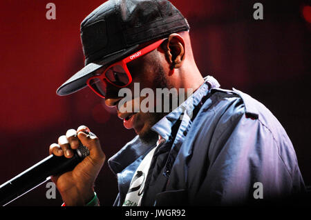 Rapper MOS DEF che ha eseguito 2008 Rock Bells Glen Helen Pavilion Los Angeles. Foto Stock