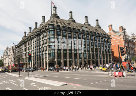 La facciata esterna di Portcullis House, Westminster, London, Regno Unito Foto Stock