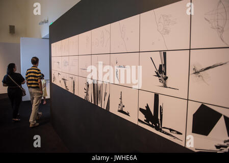 Singapore. 12 Ago, 2017. Editoriale le foto scattate a Zaha Hadid Architects: Reimagining mostra di architettura di Singapore dell'arte del Museo della Scienza di credito: Chuen Siang Tan/Alamy Live News Foto Stock