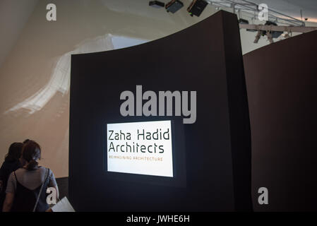 Singapore. 12 Ago, 2017. Editoriale le foto scattate a Zaha Hadid Architects: Reimagining mostra di architettura di Singapore dell'arte del Museo della Scienza di credito: Chuen Siang Tan/Alamy Live News Foto Stock