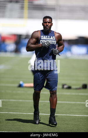 Agosto 12, 2017 a Los Angeles, CA.Dez Bryant in fase di riscaldamento per Dallas Cowboys vs Los Angeles Rams presso il Los Angeles Memorial Coliseum di Los Angeles, Ca il 12 agosto 2017. (Assoluta fotografo completo & Company Credit: Jevone Moore/MarinMedia.org/Cal Sport Media (rete televisione vi preghiamo di contattare il vostro rappresentante di vendita per uso televisivo. Foto Stock