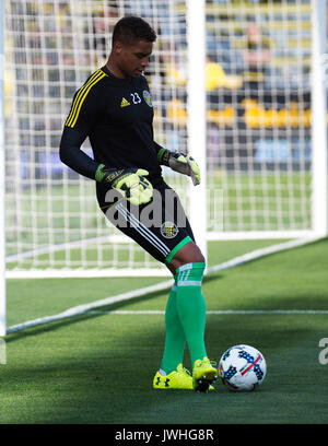 Columbus, U.S.A. 12 Ago, 2017. Agosto 12, 2017: Columbus Crew portiere Zack Steffen (23) si riscalda prima di affrontare il Chicago Fire nel loro corrispondono a Mapfre Stadium. olumbus, Ohio, Stati Uniti d'America Credito: Brent Clark/Alamy Live News Foto Stock