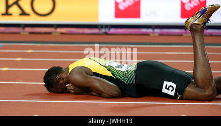 Londra, Gran Bretagna. 12 Ago, 2017. Usain Bolt della Giamaica reagisce dopo uomini 4x100m relè sul finale il Giorno 9 del 2017 IAAF Campionati del Mondo a Londra allo stadio di Londra, Gran Bretagna, su agosto 12, 2017. Credito: Wang Lili/Xinhua/Alamy Live News Foto Stock