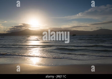 Tramonto a Praia do Forte Beach - Florianopolis, Santa Catarina, Brasile Foto Stock