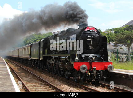 Treno a vapore il Flying Scotsman e Royal Scot in Llandudno North Wales Foto Stock